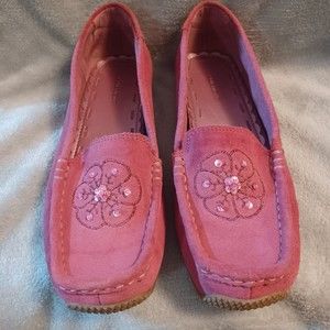 Predictions Suede Slip On Shoe Womens Size 9 Sequin Bead Flower Loafer